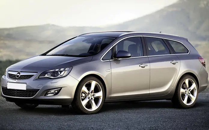 Opel Astra – automobil compact Daxi Taxi în Chișinău