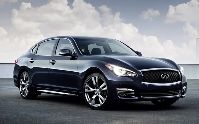 Infiniti – automobil elegant Daxi Taxi în Chișinău