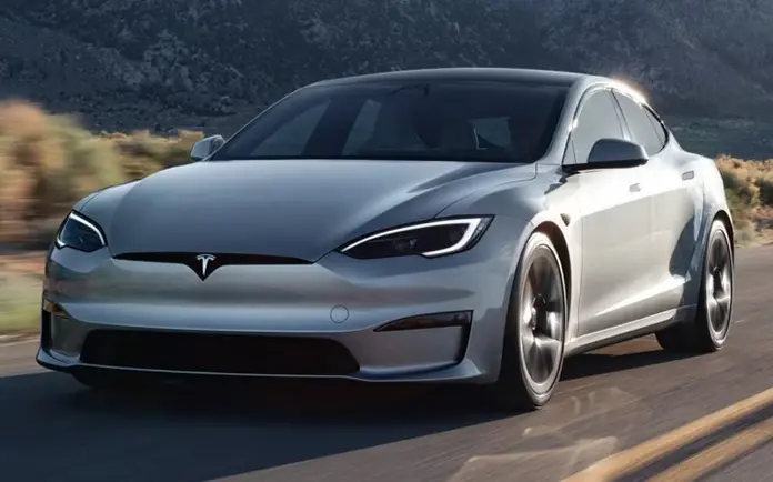 Tesla – электромобиль Daxi Taxi в Кишиневе