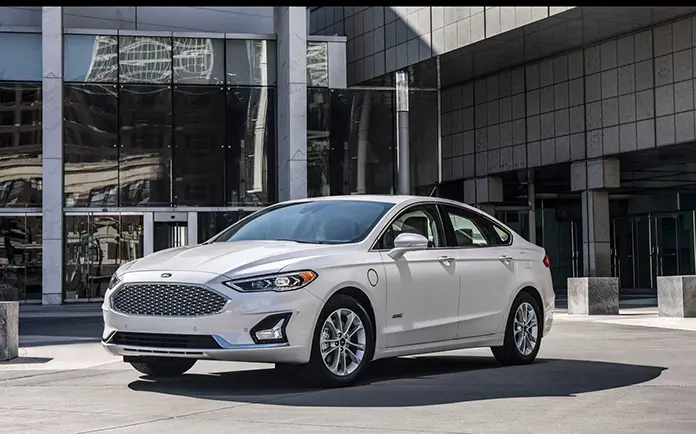 Ford Fusion 2019 – офисный автомобиль Daxi Taxi для водителей в Кишиневе