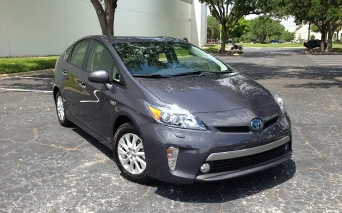 Toyota Prius 2012–2015 – надёжный гибрид Daxi Taxi